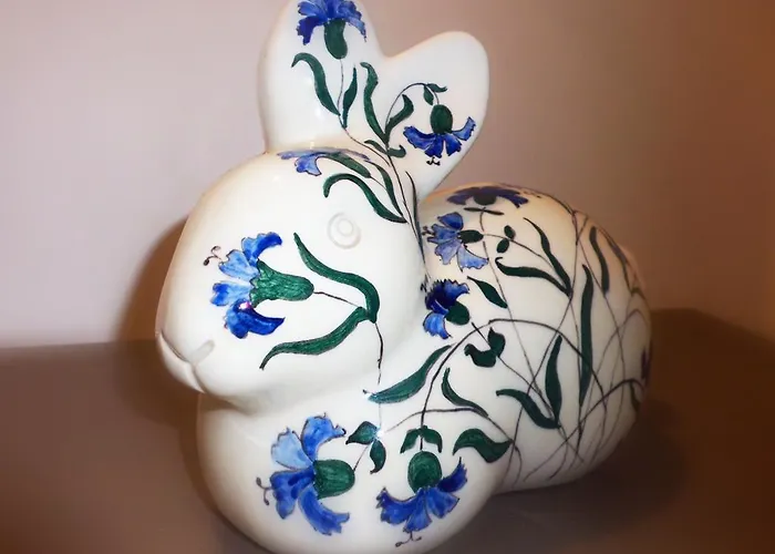 לינה וארוחת בוקר Than 4*